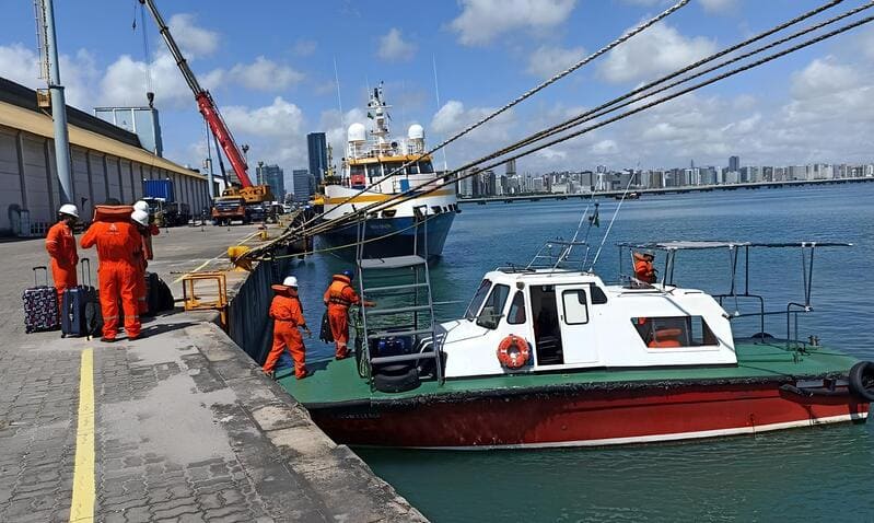 altomar-navegacao-transporte-de-tripulantes